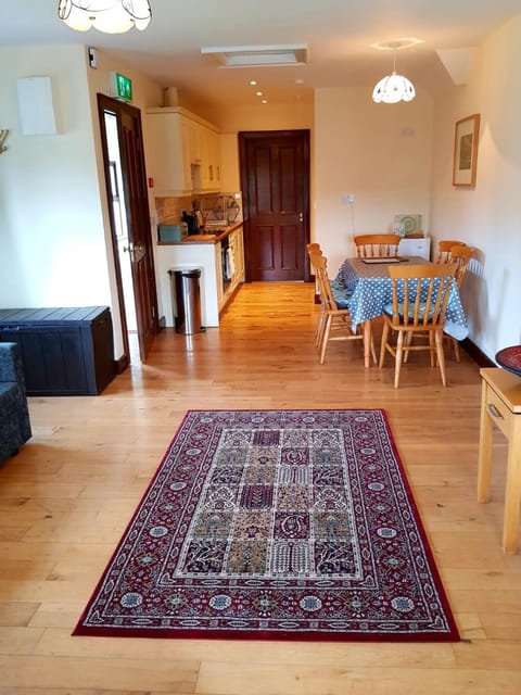 Day, Dining area, On site