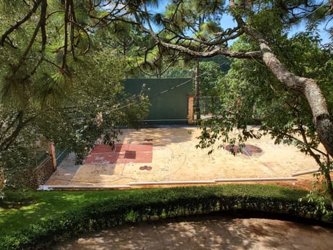 Cabaña DNellys Rosa con cancha de basquetbol Capanno nella natura in Mazamitla