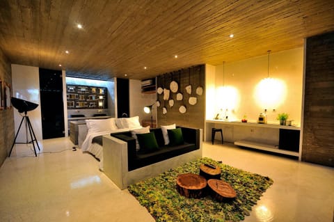 Seating area, Bedroom, Bath