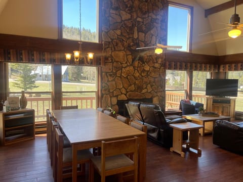 Valley View In The Upper Valley With High Speed Wifi House in Red River