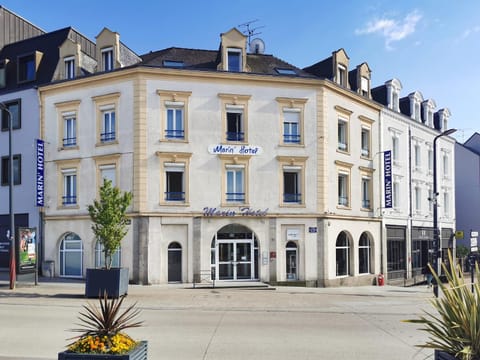 Hôtel Marin Hotel in Laval