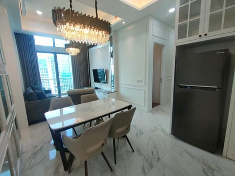 super penthouse stmoritz apartment, lippomall puri indah Condominio in Jakarta