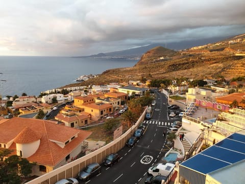 City view, Sea view, Street view