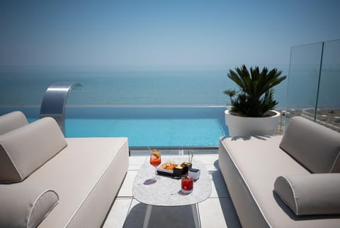 View (from property/room), Pool view, Swimming pool, sunbed