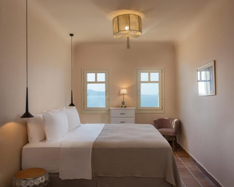 Villa Itis Luxury Suite with Balcony, Panoramic View & Jacuzzi Chalet in Islands