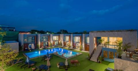 Peace Blue Naiharn Naturist Resort Phuket SHA Extra Plus Hôtel in Rawai