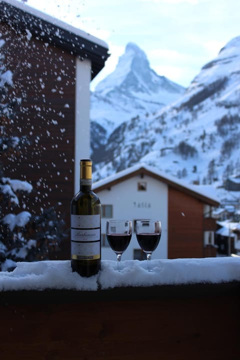 Balcony/Terrace, Mountain view