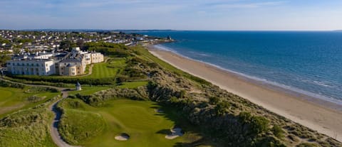 Property building, Golfcourse, Beach