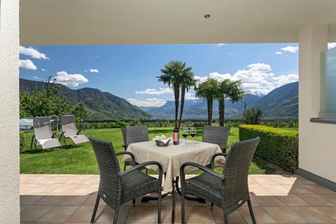 Balcony/Terrace, Mountain view