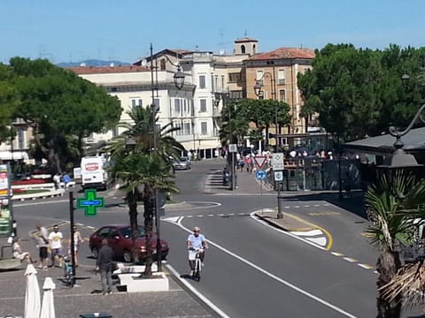 City view, Street view