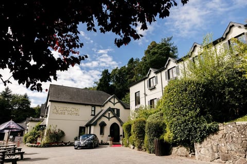 Property building, Day, Garden