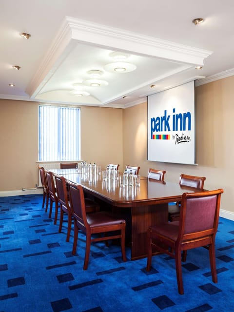 Park Inn by Radisson Shannon Airport Hôtel in County Limerick