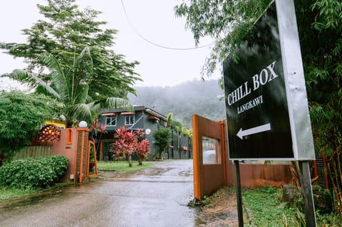 Property building, Facade/entrance, Mountain view