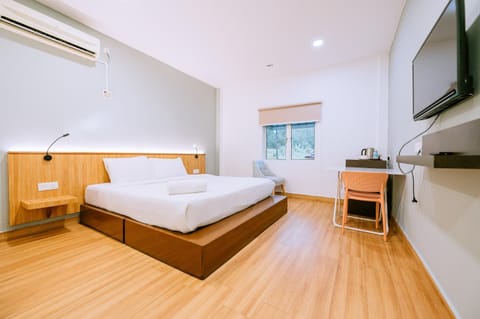 Bed, TV and multimedia, Photo of the whole room, Bedroom, air conditioner