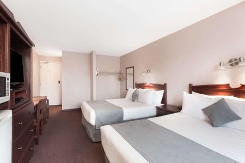 Super 8 by Wyndham Lake Country/Winfield Area Hôtel in Lake Country