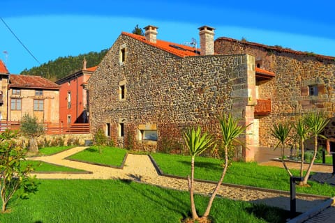 Vuelta Abajo Un lujo a tu alcance en Cartes House in Western coast of Cantabria