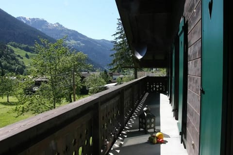 Balcony/Terrace, Mountain view