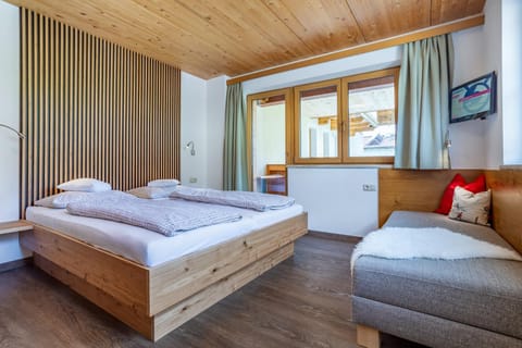 Bedroom, wardrobe