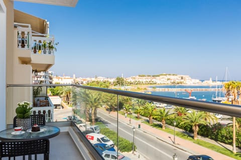 Balcony/Terrace, City view, Sea view, Street view