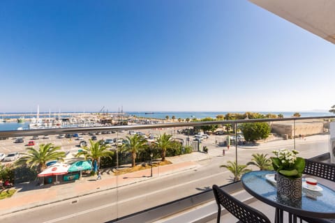 Day, Balcony/Terrace, Beach, On site, Sea view, Street view