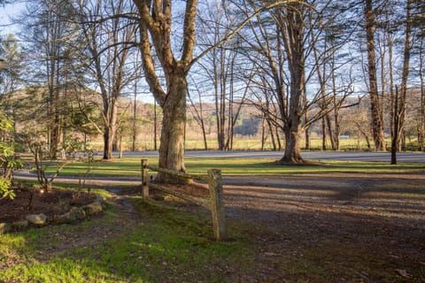 Taylor House Inn Bed and Breakfast in Watauga