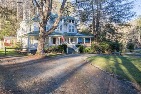 Taylor House Inn Bed and Breakfast in Watauga