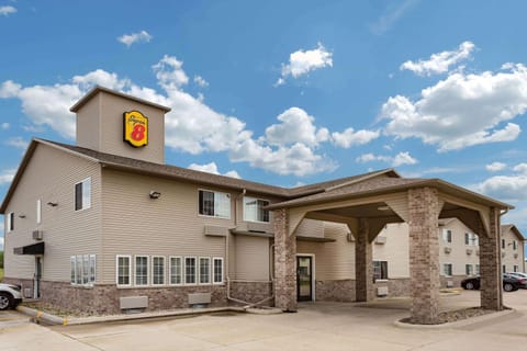 Super 8 by Wyndham Fort Dodge IA Hotel in Fort Dodge