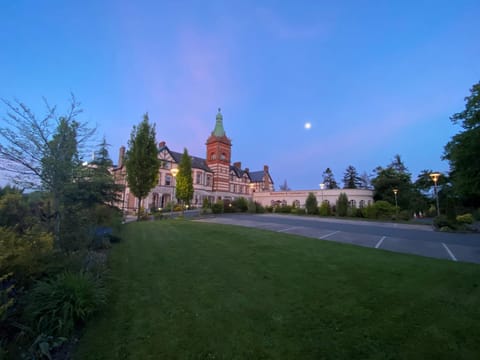 Facade/entrance, Garden, View (from property/room), Garden view