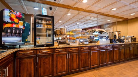 Dining area, On site, Breakfast