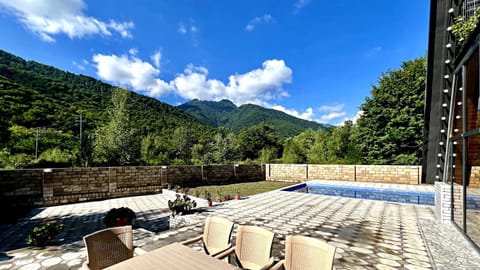 Patio, Nearby landmark, Spring, Day, Natural landscape, View (from property/room), Balcony/Terrace, Dining area, Mountain view