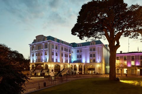 Property building, Restaurant/places to eat, Neighbourhood, Lobby or reception, Lounge or bar, Fitness centre/facilities, Swimming pool, Continental breakfast, Buffet breakfast, English/Irish breakfast, Lunch, Dinner, Alcoholic drinks, Non alcoholic drinks