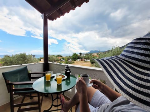 Patio, View (from property/room), Balcony/Terrace, Food, Mountain view, Sea view