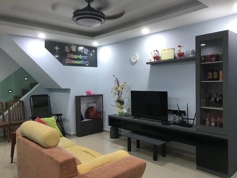 Homestay Stardow~星窗名宿~ House in Johor Bahru