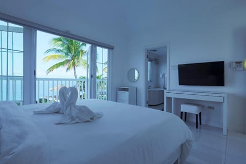 Bed, Bathroom, TV and multimedia, Beach, Bedroom, Sea view, Sea view, Sunrise, Sunset, bunk bed, Bath, wedding