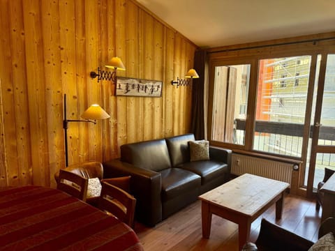 Duplex 4 pièces, 3 chambres, proche des pistes, vue montagne - FR-1-449-24 Apartment in Tignes