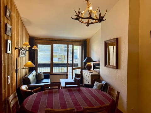 Duplex 4 pièces, 3 chambres, proche des pistes, vue montagne - FR-1-449-24 Apartment in Tignes