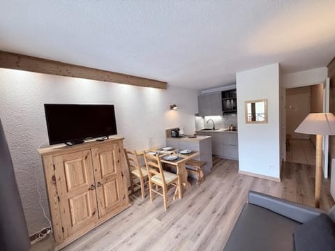 Studio ensoleillé avec coin montagne et balcon, face aux pistes de Montgenèvre - FR-1-266-130 Apartment in Montgenèvre