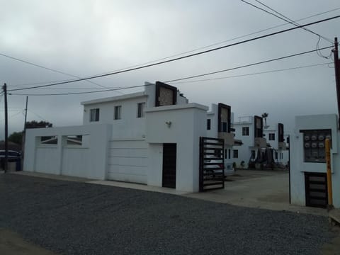 Casa cerca de Estero Beach House in Ensenada