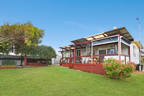 Property building, Natural landscape, Garden, Garden view