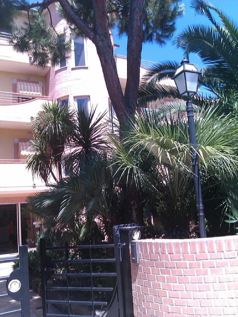 Hotel Rivadoro-Spiaggia ombrellone e lettini inclusi-Piscina-Parcheggio Hôtel in Martinsicuro
