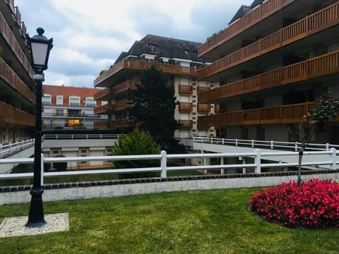 The golden triangle Apartment Apartment in Deauville