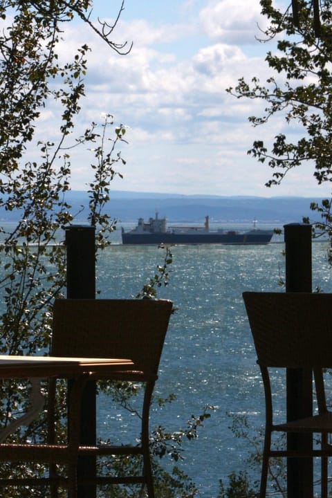 Auberge des Eaux Vives Inn in La Malbaie