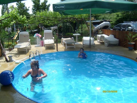 BBQ facilities, Children play ground, Garden, Beach, Communal kitchen, Swimming pool, Entertainment