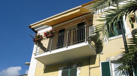 Property building, Balcony/Terrace, City view