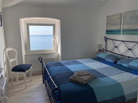 Bed, Photo of the whole room, Bedroom, Sea view