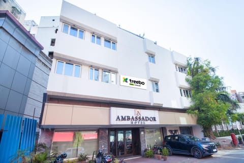 Treebo Trend Ambassador Hotel in Ahmedabad