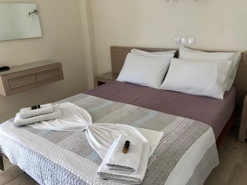 Angelica Studios and Apartments Apartment hotel in Agia Marina