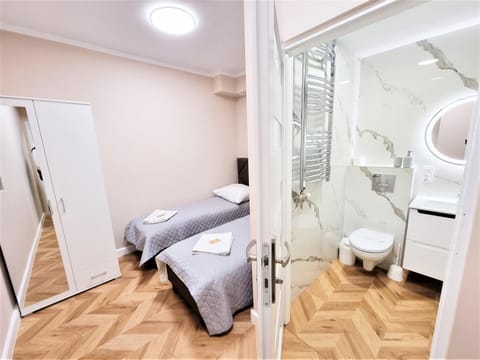 Toilet, Bed, Bathroom, Photo of the whole room, Bedroom, towels