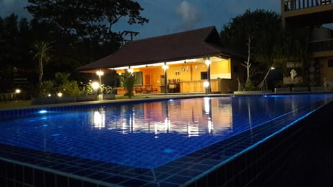 Swimming pool