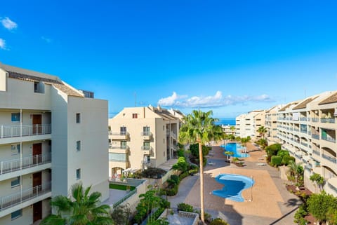 Pool view, Sea view